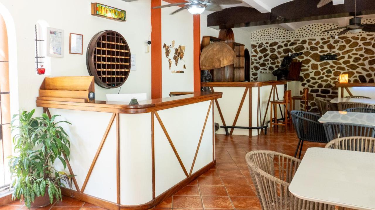 Отель Esencia Puerto Escondido Пуэрто-Эскондидо Экстерьер фото